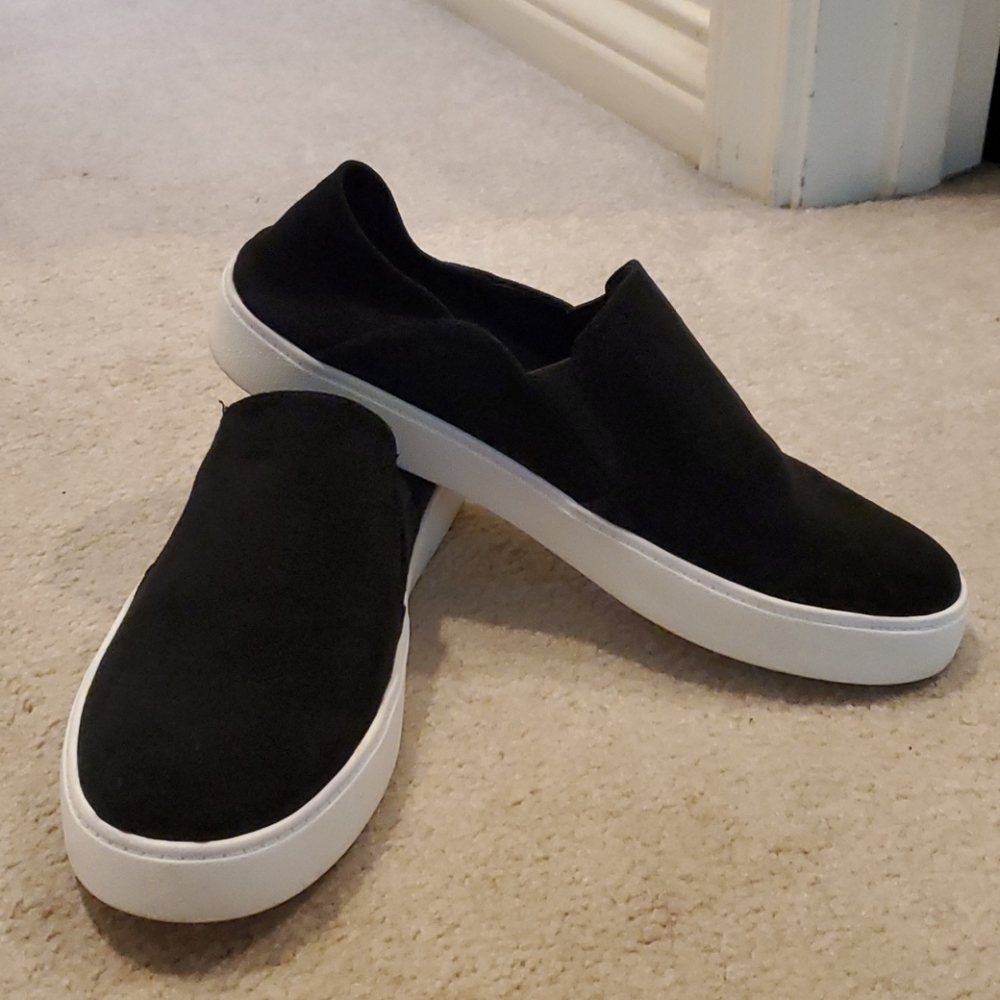 Steve Madden slip on shoes
